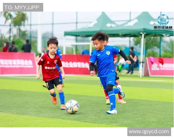 足球明星魅力瞬间最佳照片集锦展现他们的风采与激情